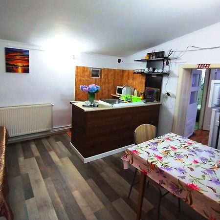 Hostel Pascalis Alesd Extérieur photo