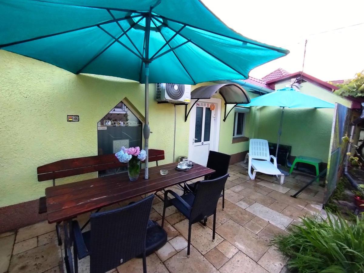 Hostel Pascalis Alesd Extérieur photo