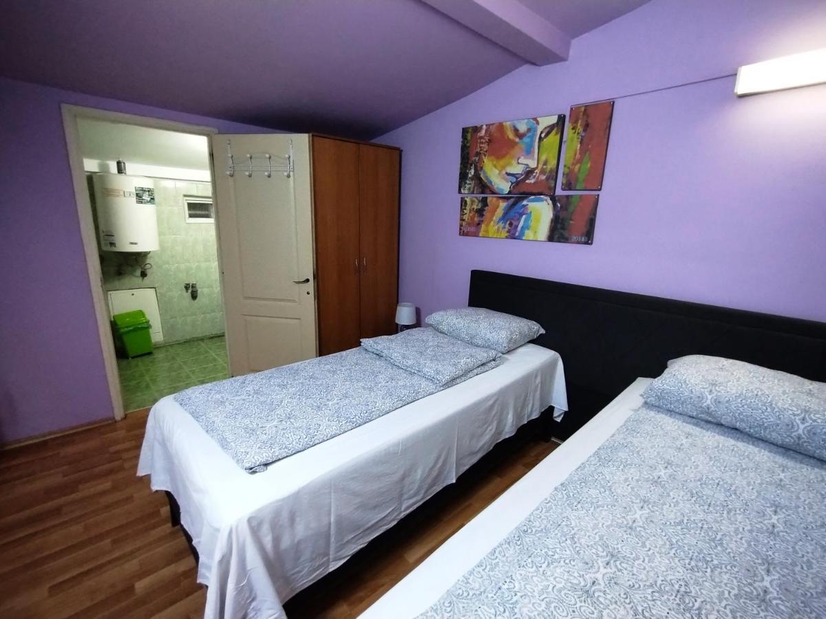 Hostel Pascalis Alesd Extérieur photo