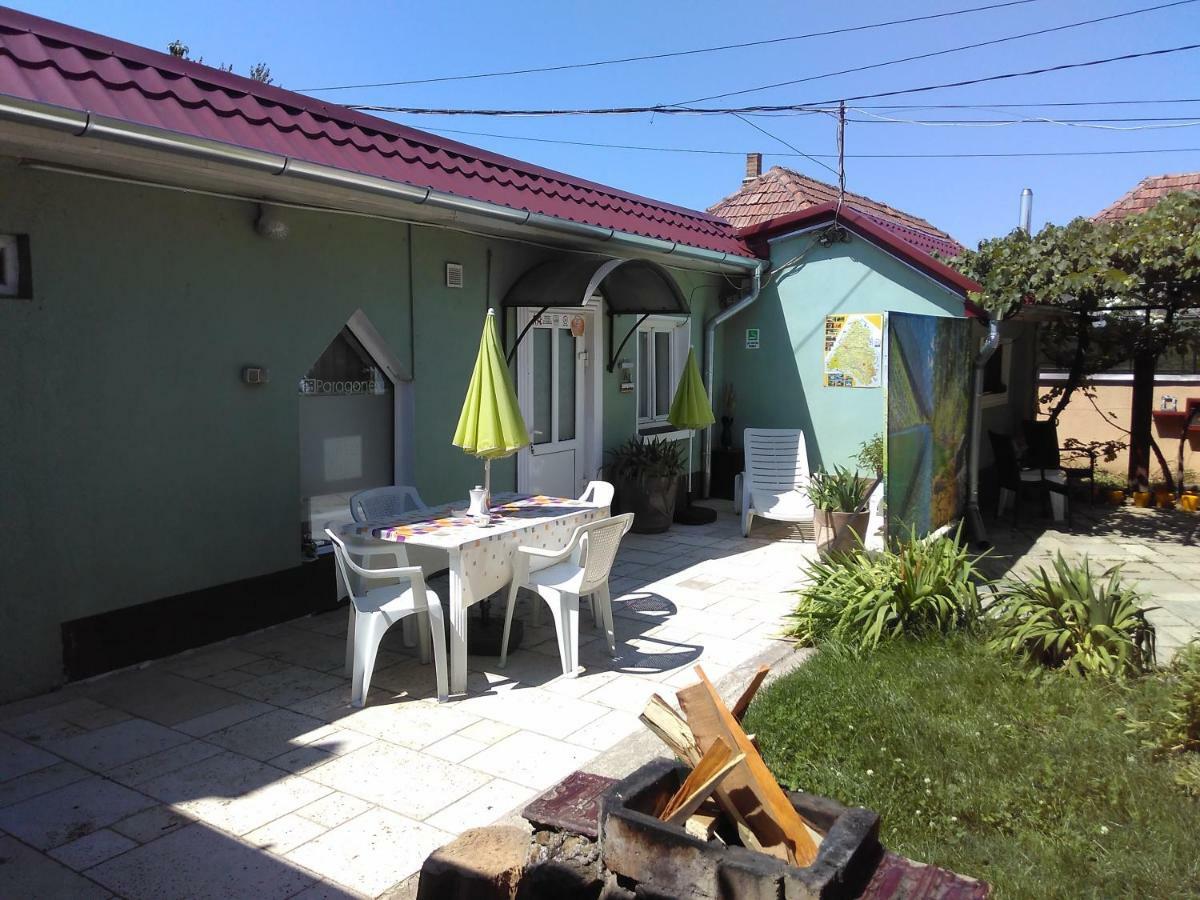 Hostel Pascalis Alesd Extérieur photo