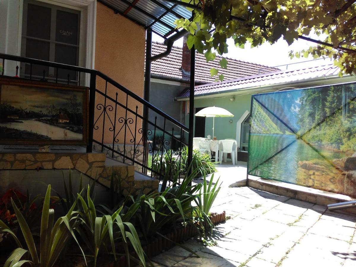 Hostel Pascalis Alesd Extérieur photo